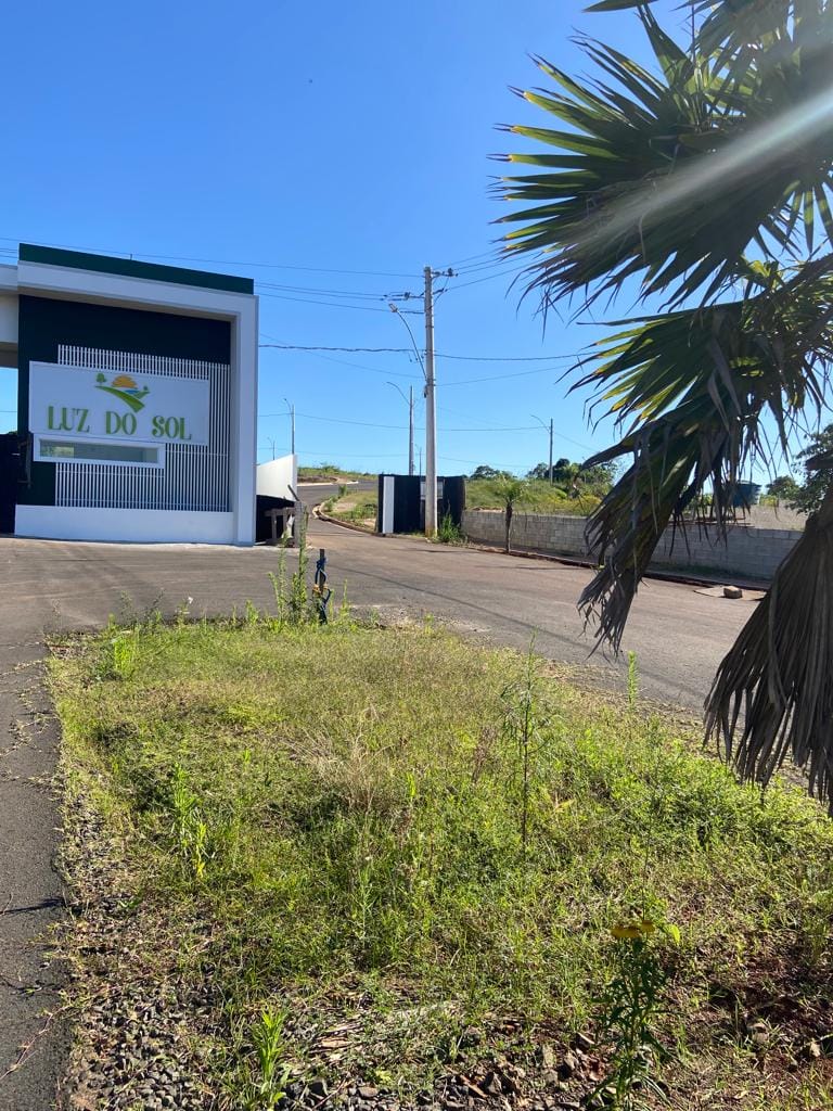 Terreno no condomínio fechado Luz do Sol. (fácil acesso apenas 6 minutos da Prefeitura de Chapecó).