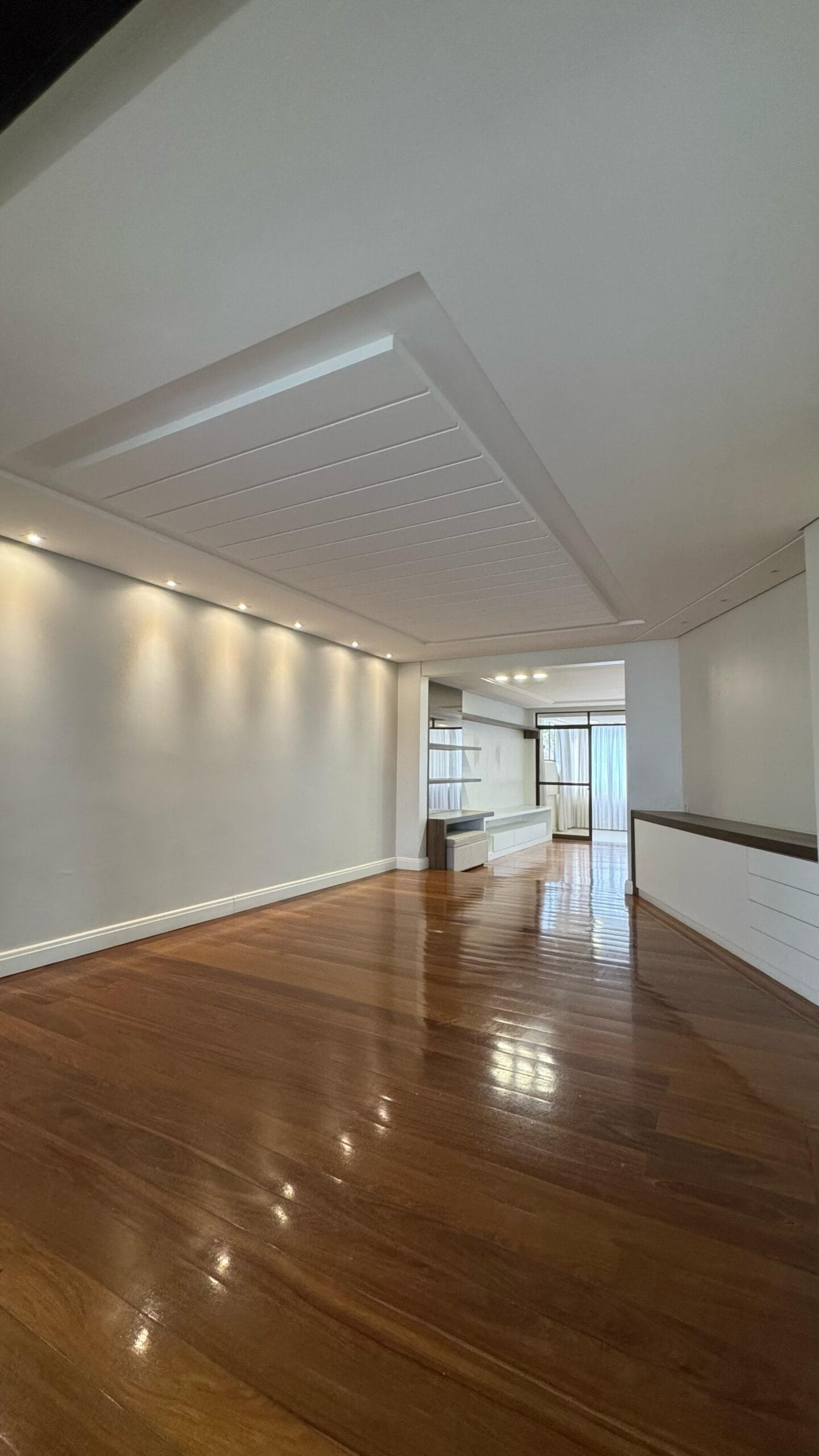 249m² privativos ao lado do Colégio Marista. “Oportunidade única”.