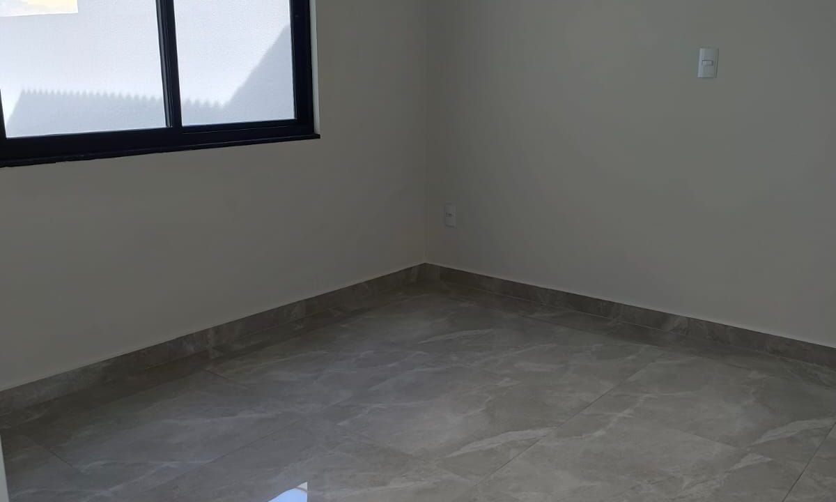 WhatsApp Image 2025-03-27 at 10.49.32