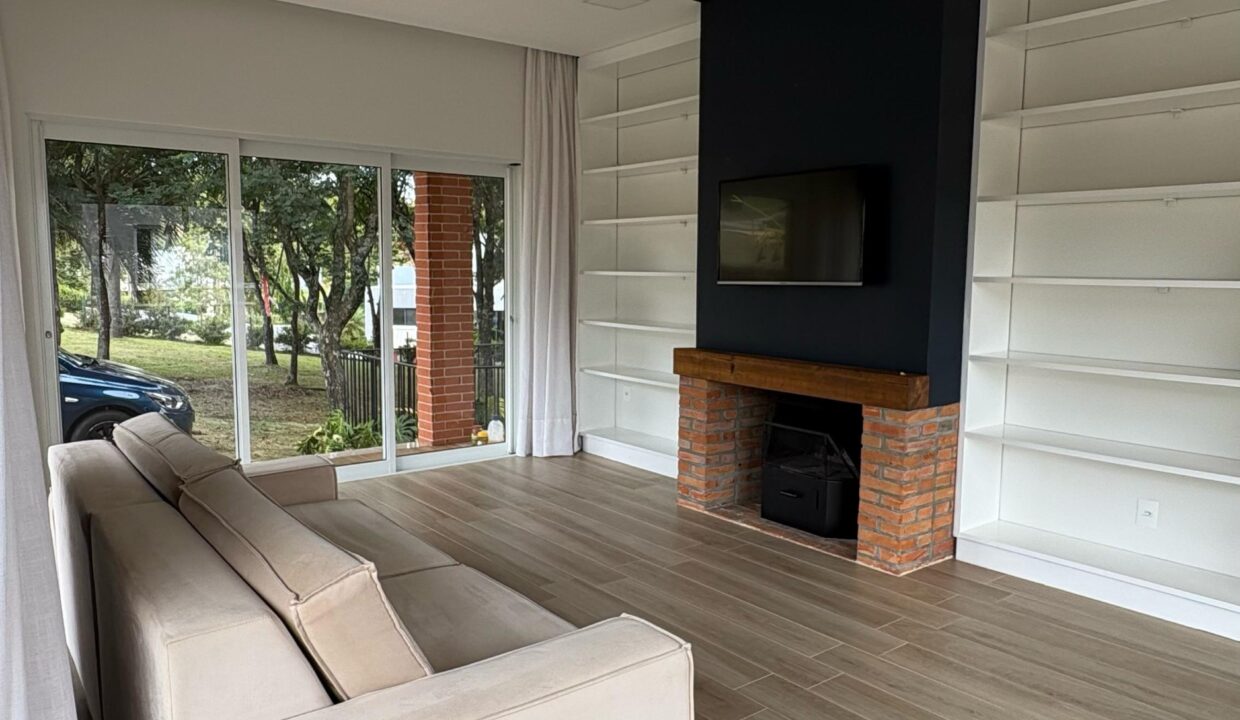 WhatsApp Image 2025-04-01 at 17.46.20 (1)