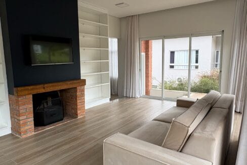 WhatsApp Image 2025-04-01 at 17.46.21 (2)