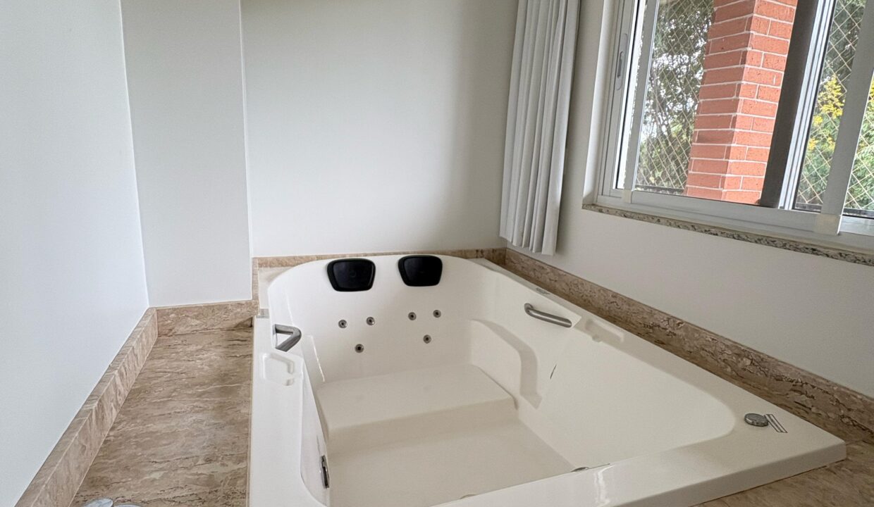 WhatsApp Image 2025-04-01 at 17.47.01