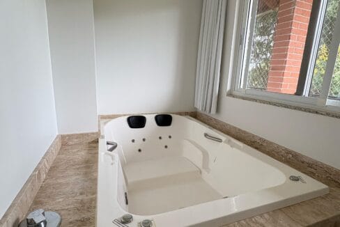 WhatsApp Image 2025-04-01 at 17.47.01